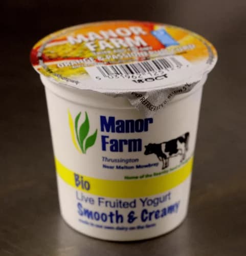 Manor Farm Thick & Creamy Live Yoghurt — Orange & Passionfruit (125g)