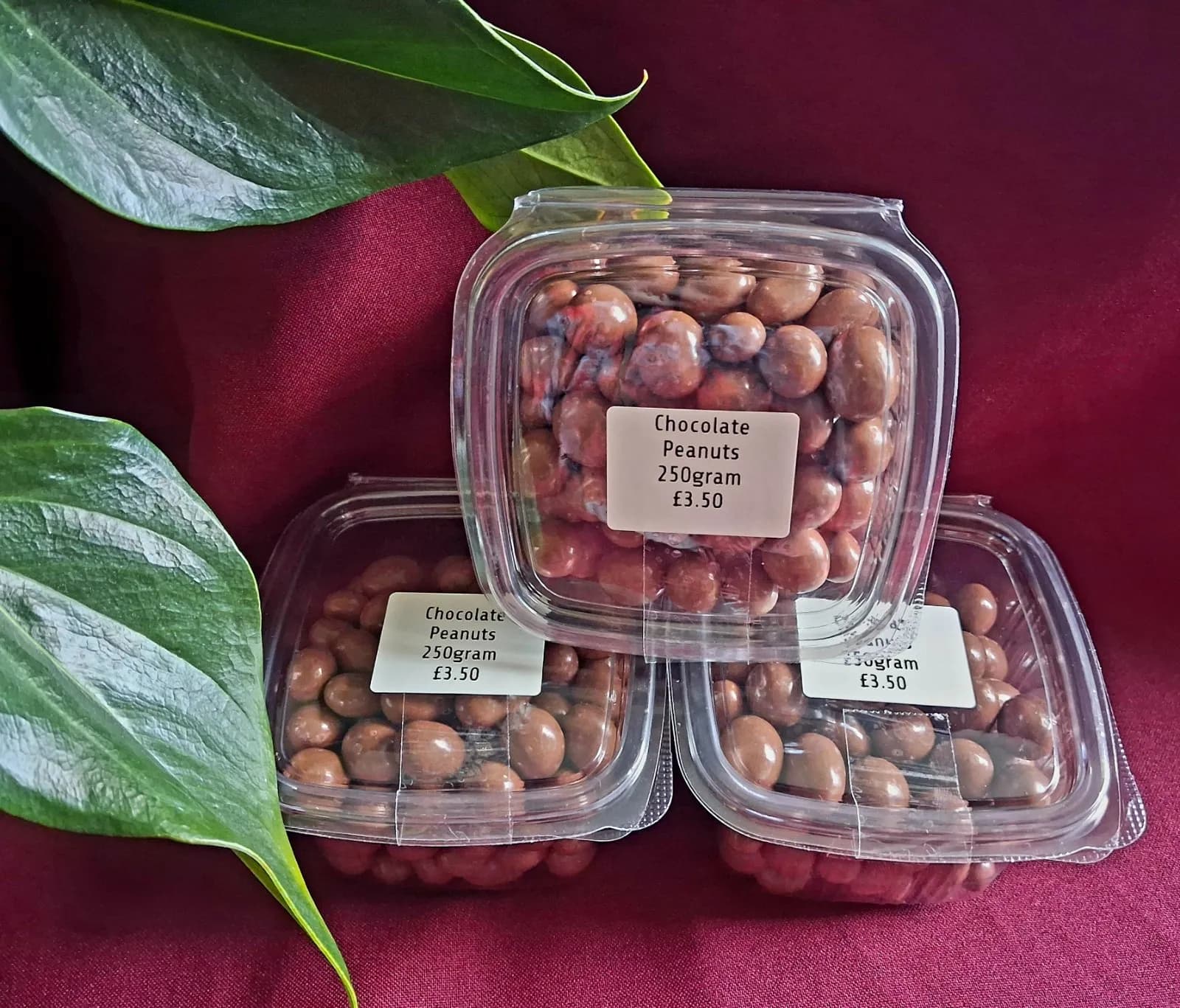 Peanuts covered in Milk Chocolate